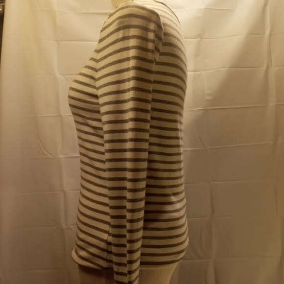 A new day  long sleeve top - Picture 2 of 4